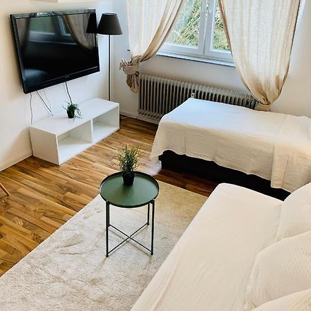 Top Renoviertes Apartement In Bester Lage Von Homburg- 5 Fussminuten Zur Uniklinik Homburg  Exterior foto