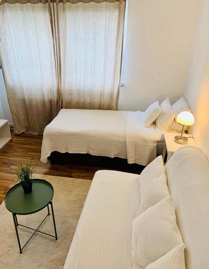 Top Renoviertes Apartement In Bester Lage Von Homburg- 5 Fussminuten Zur Uniklinik Homburg  Exterior foto
